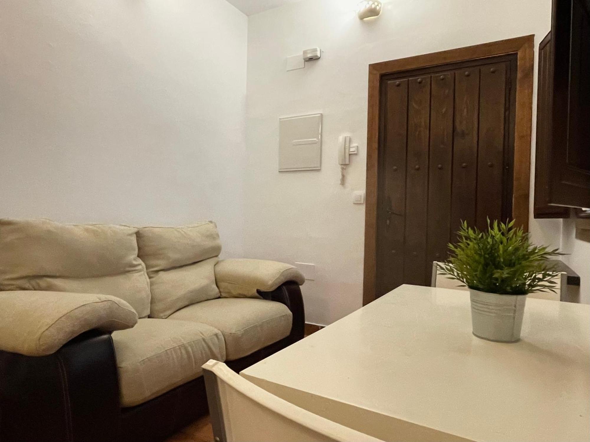 Al-Mansur Apartman Granada Szoba fotó